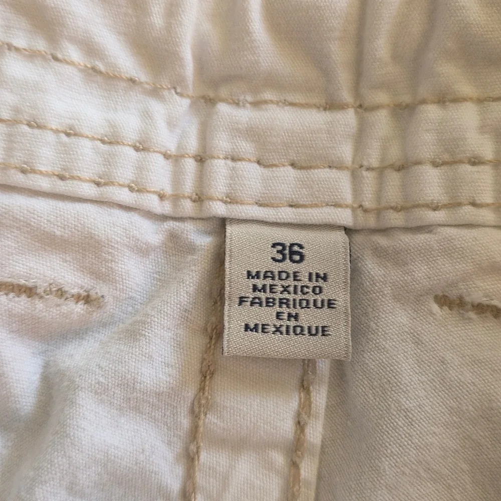 True Religion Mens White Cargo‎ Shorts Big T Contrast Stitch Frayed Hem Size 36